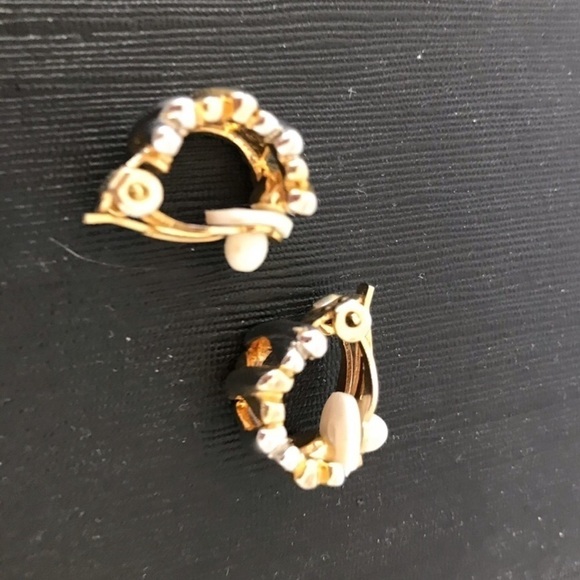 VINTAGE Clip On Earrings Gold and Silver Set of 2 - Picture 3 of 5